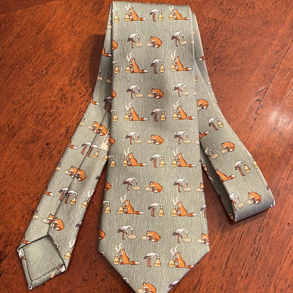 Hermès light green tie with fun fox and stalk motif - Picture 3 of 3